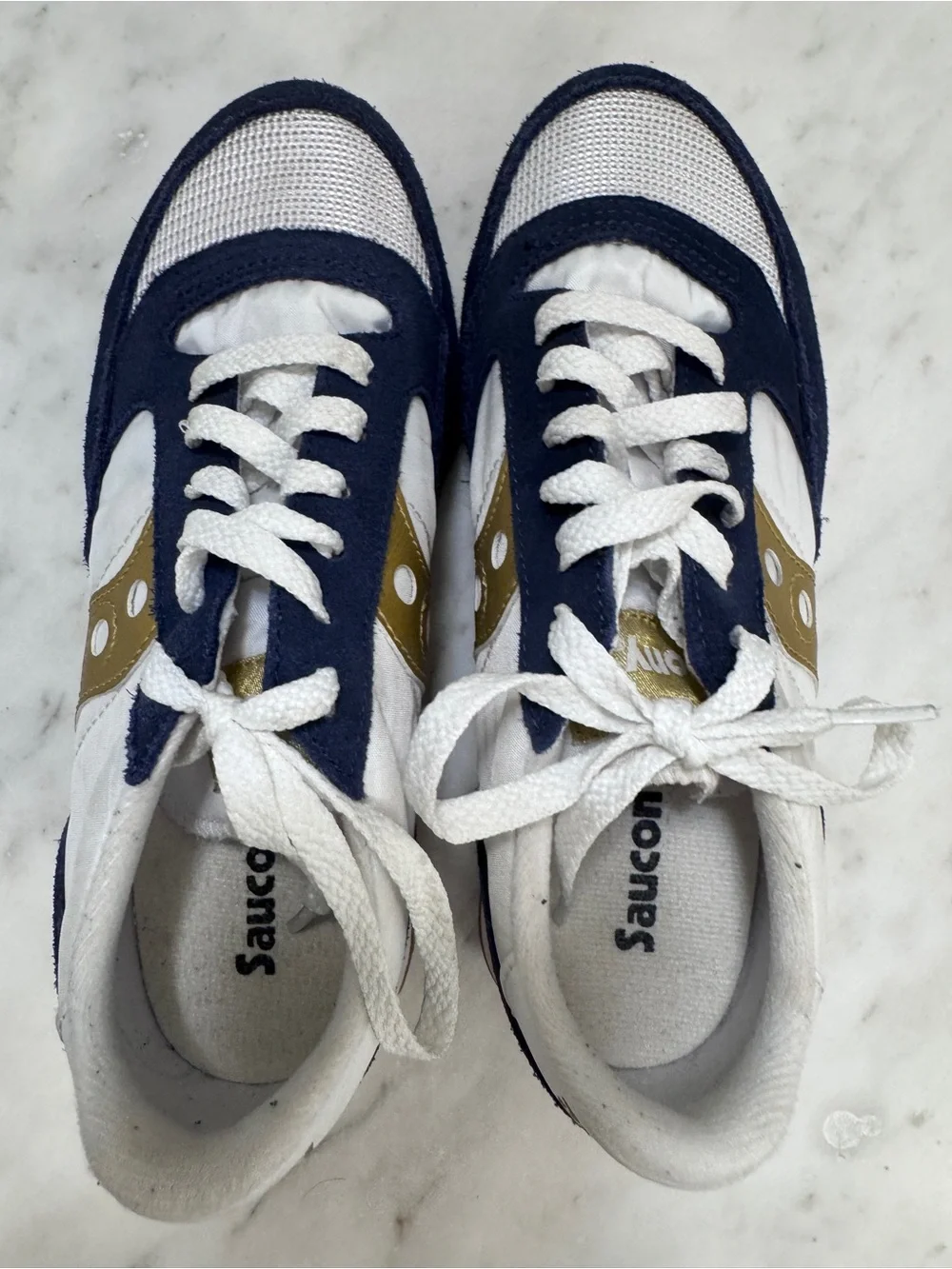 Saucony never worn